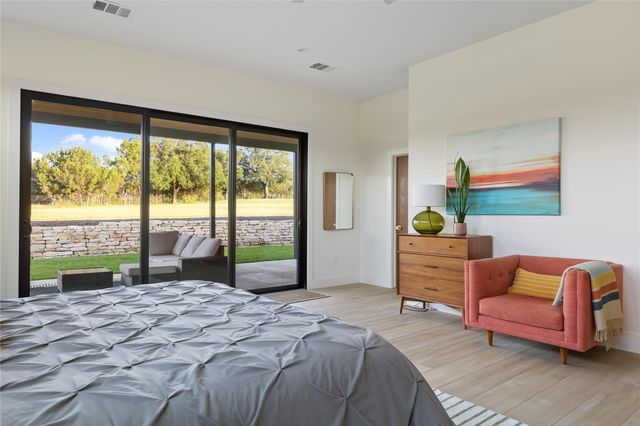 402 Rolling Hills RD, Liberty Hill, TX 78642