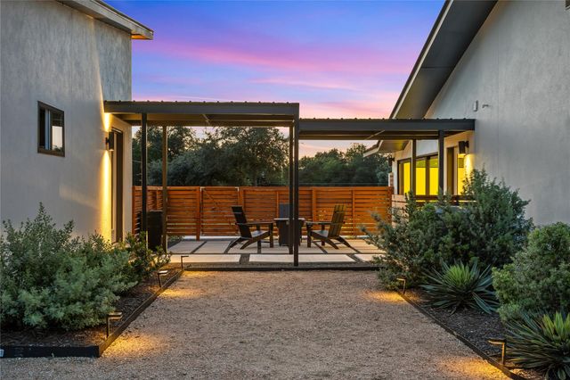 402 Rolling Hills RD, Liberty Hill, TX 78642