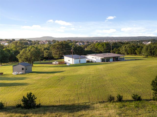 402 Rolling Hills RD, Liberty Hill, TX 78642