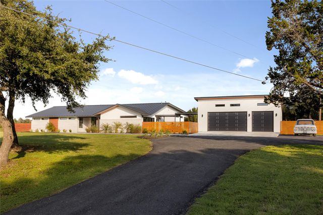 402 Rolling Hills RD, Liberty Hill, TX 78642