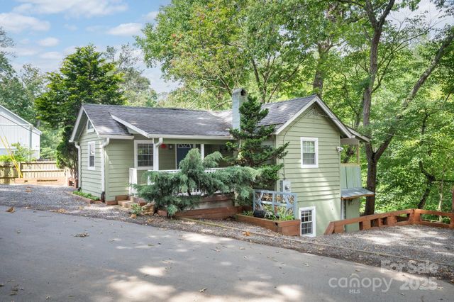 5 Arbutus Road, Asheville, NC 28805