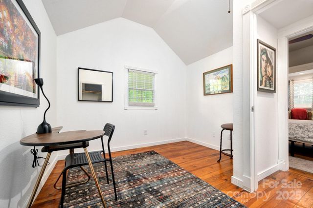 5 Arbutus Road, Asheville, NC 28805