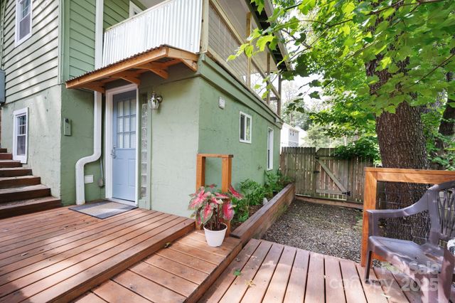 5 Arbutus Road, Asheville, NC 28805