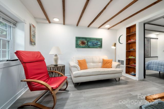 5 Arbutus Road, Asheville, NC 28805