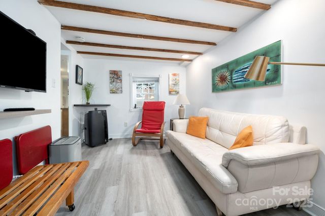 5 Arbutus Road, Asheville, NC 28805