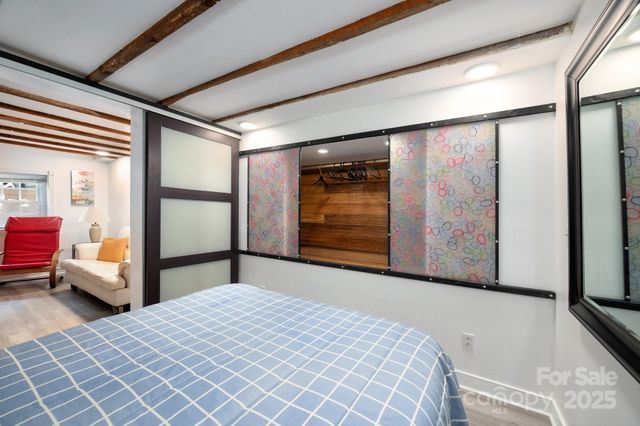 5 Arbutus Road, Asheville, NC 28805