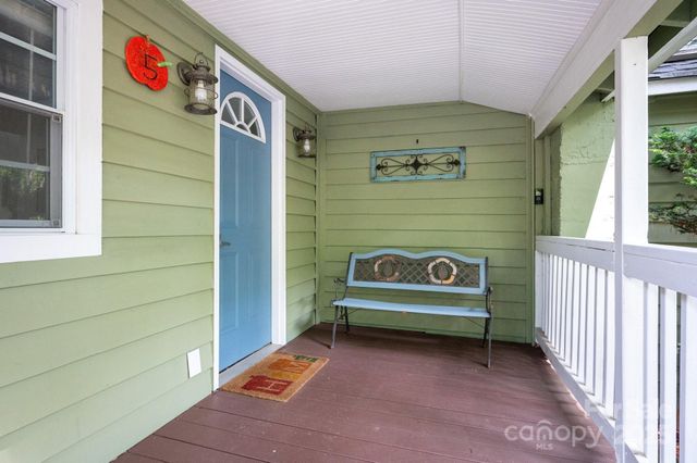 5 Arbutus Road, Asheville, NC 28805