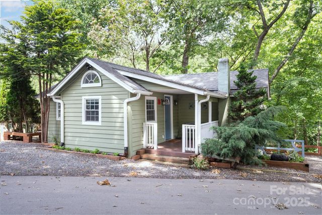 5 Arbutus Road, Asheville, NC 28805