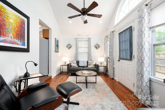 5 Arbutus Road, Asheville, NC 28805