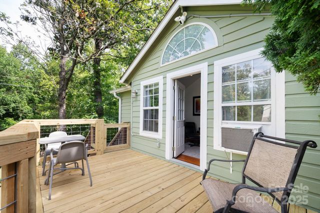 5 Arbutus Road, Asheville, NC 28805