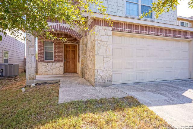 438 Walnut Crest, Selma, TX 78154