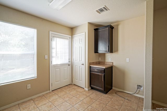 438 Walnut Crest, Selma, TX 78154