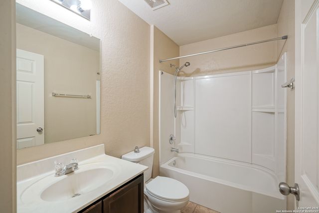 438 Walnut Crest, Selma, TX 78154