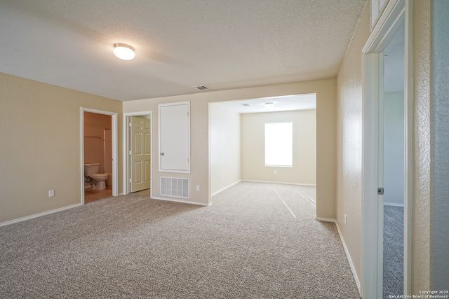 438 Walnut Crest, Selma, TX 78154