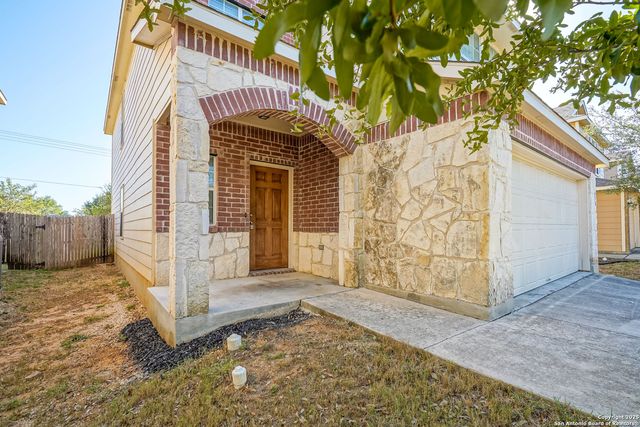 438 Walnut Crest, Selma, TX 78154