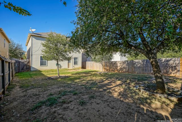 438 Walnut Crest, Selma, TX 78154