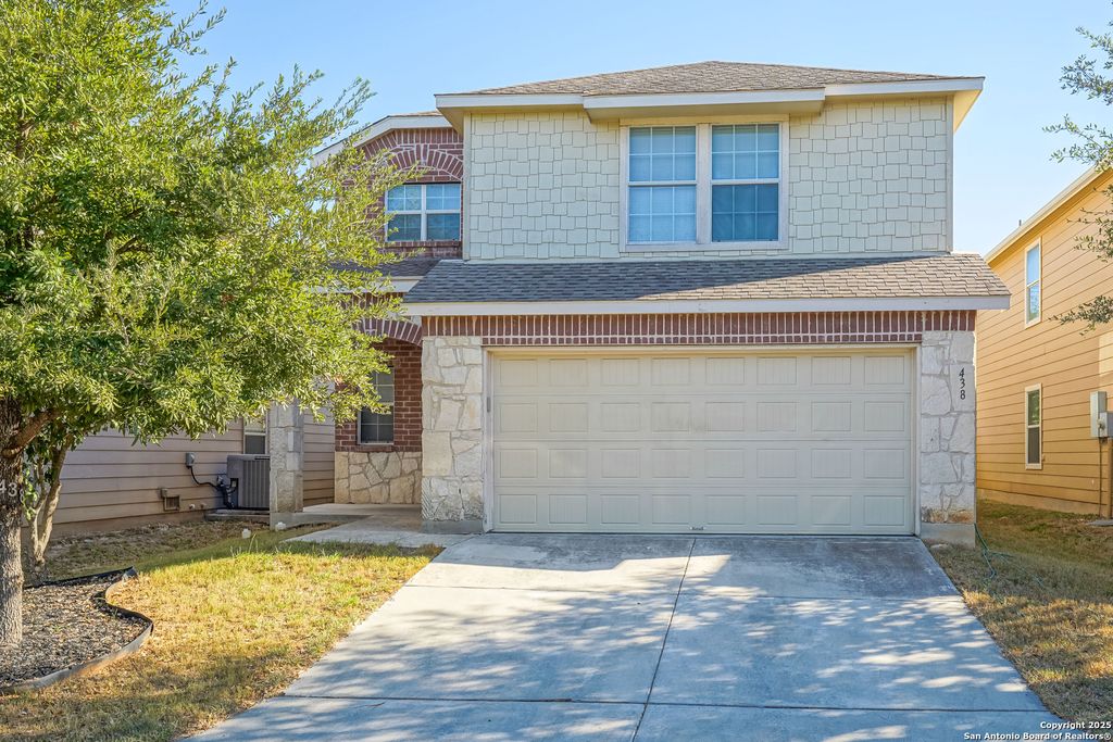438 Walnut Crest, Selma, TX 78154