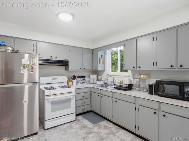 50136 North Avenue, Macomb Township, MI 48042