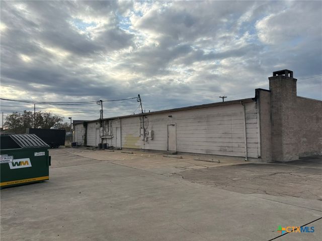 3410 John Stockbauer Drive, Victoria, TX 77901