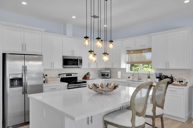 162 Marina Avenue, Key Largo, FL 33037