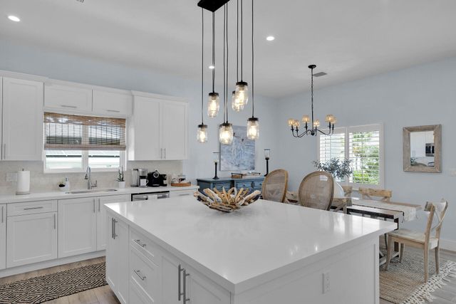 162 Marina Avenue, Key Largo, FL 33037