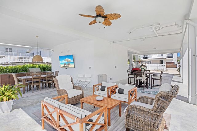 162 Marina Avenue, Key Largo, FL 33037