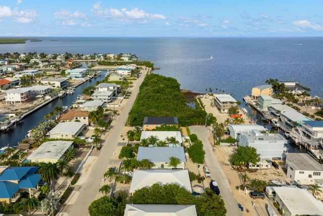 162 Marina Avenue, Key Largo, FL 33037