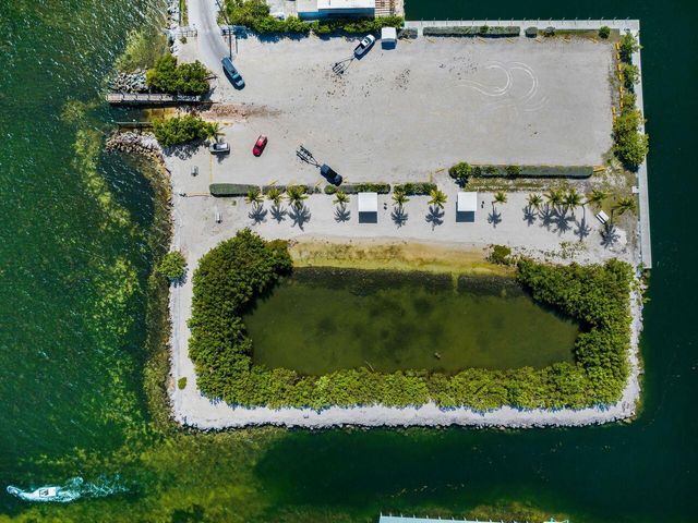 162 Marina Avenue, Key Largo, FL 33037