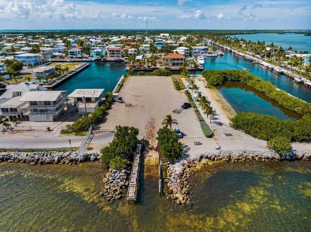 162 Marina Avenue, Key Largo, FL 33037