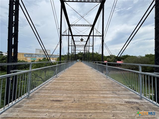 737 Milestone Park 22A, New Braunfels, TX 78130
