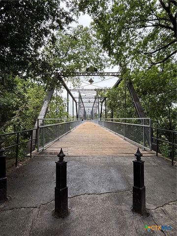 737 Milestone Park 22A, New Braunfels, TX 78130