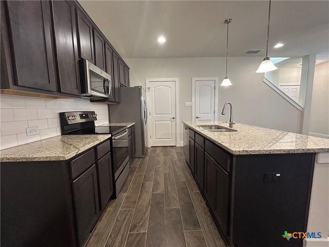 737 Milestone Park 22A, New Braunfels, TX 78130