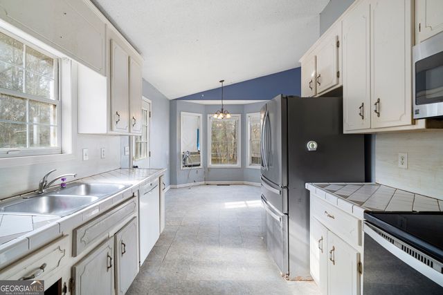 12 Creek Bend Court SW, Euharlee, GA 30120