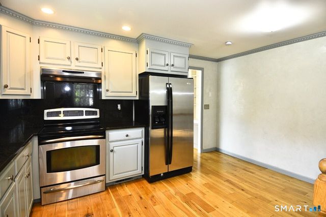 1 Romindon Court, Norwalk, CT 06851