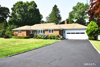 1 Romindon Court, Norwalk, CT 06851