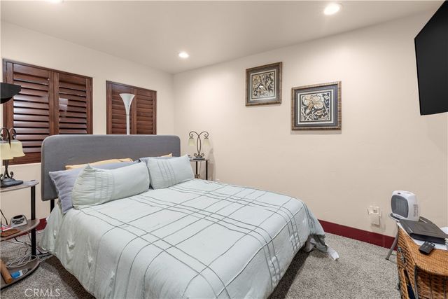 373 Redwood Lane, Crestline, CA 92325
