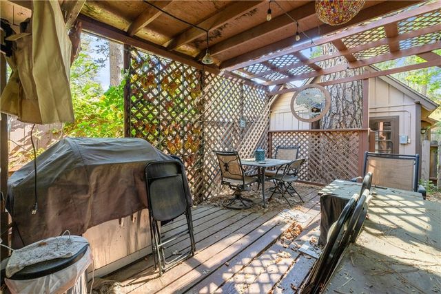 373 Redwood Lane, Crestline, CA 92325
