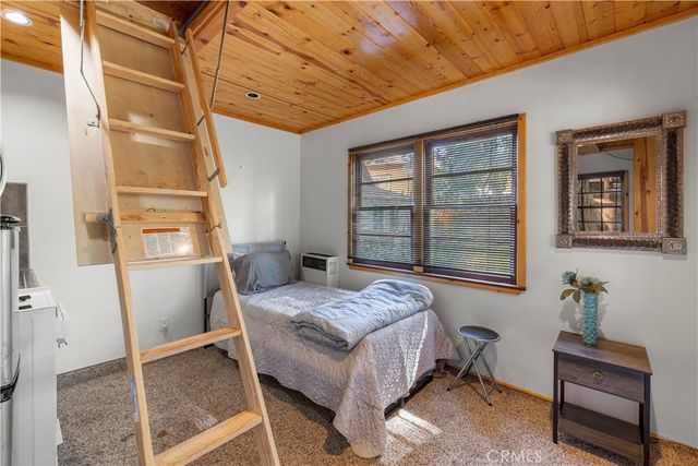 373 Redwood Lane, Crestline, CA 92325