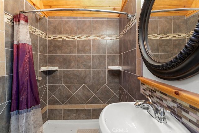 373 Redwood Lane, Crestline, CA 92325