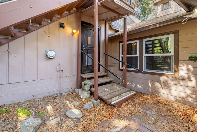 373 Redwood Lane, Crestline, CA 92325