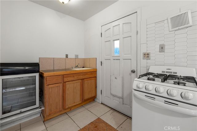 373 Redwood Lane, Crestline, CA 92325