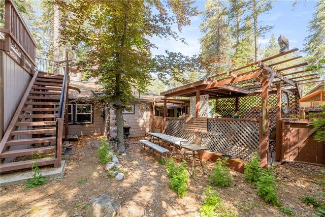 373 Redwood Lane, Crestline, CA 92325