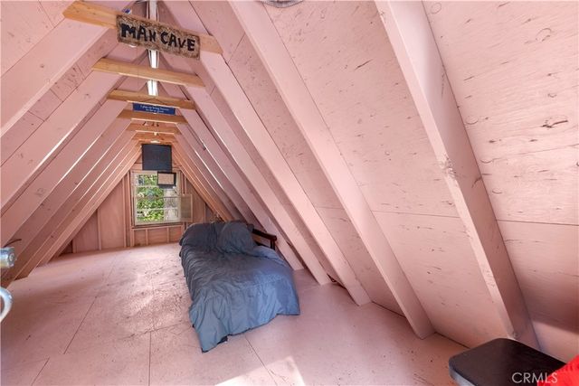 373 Redwood Lane, Crestline, CA 92325
