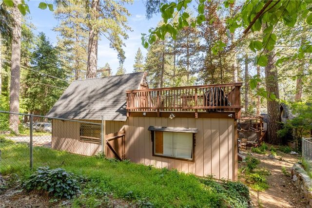 373 Redwood Lane, Crestline, CA 92325