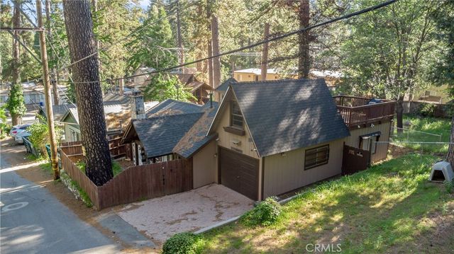 373 Redwood Lane, Crestline, CA 92325