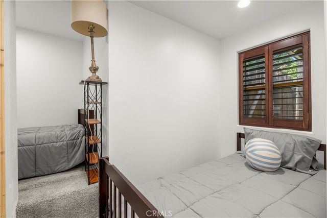 373 Redwood Lane, Crestline, CA 92325