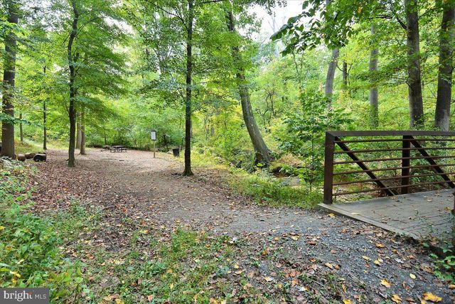 3201 CIRCLE HILL RD, Alexandria, VA 22305