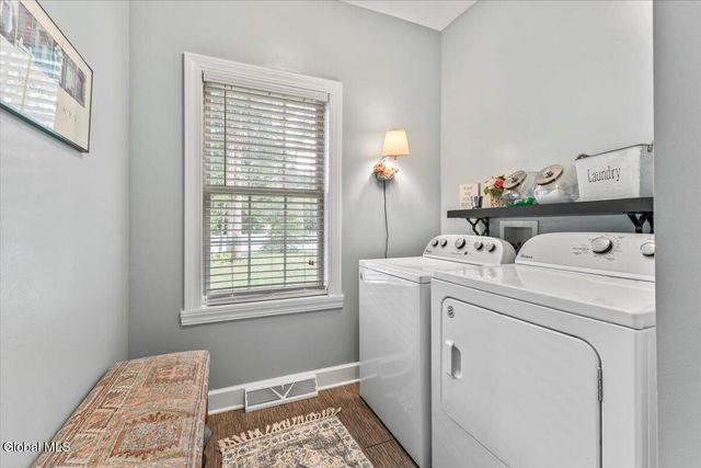 76 Tamarack Lane, Colonie, NY 12309