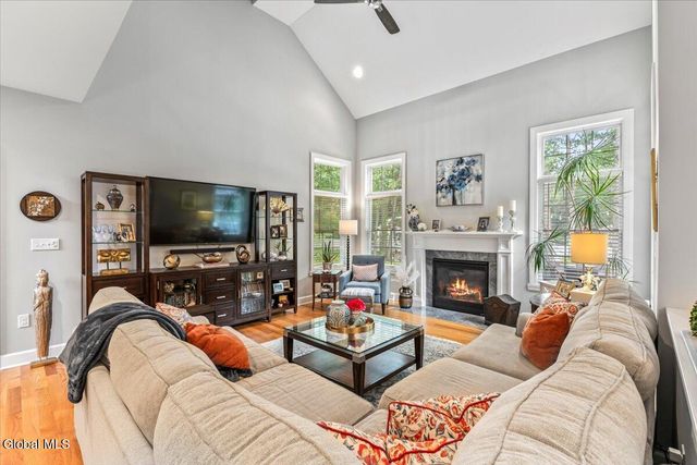 76 Tamarack Lane, Colonie, NY 12309