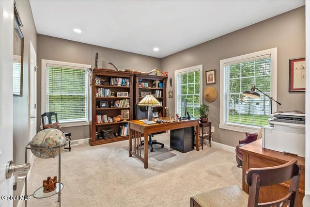 76 Tamarack Lane, Colonie, NY 12309